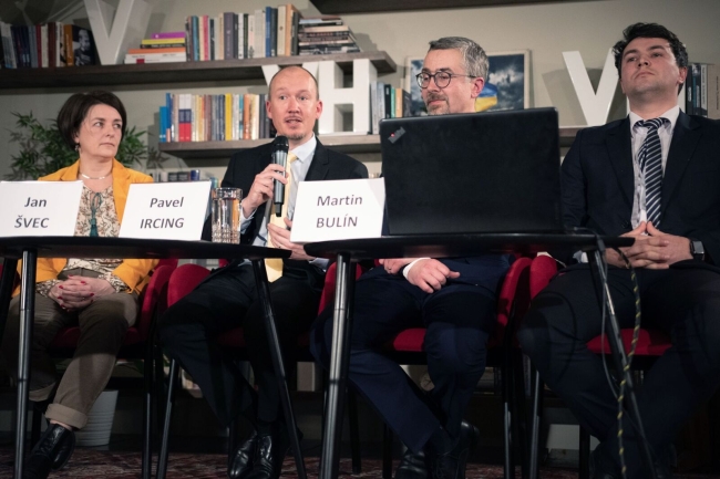 Wide preview with Martin Bulín, Pavel Ircing and Jan Švec from the CLARIN impact story about UWebASR